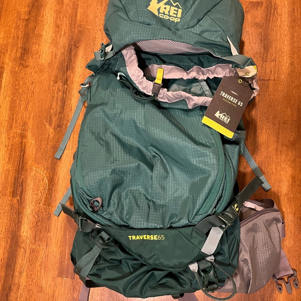 REI Traverse 65 Women’s Green Backpack